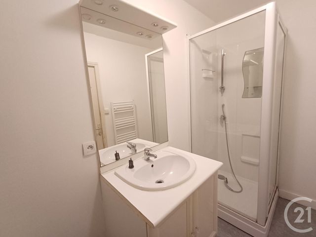 Appartement T3 à louer - 4 pièces - 78.04 m2 - CHATELLERAULT - 86 - POITOU-CHARENTES - Century 21 A.B.C.
