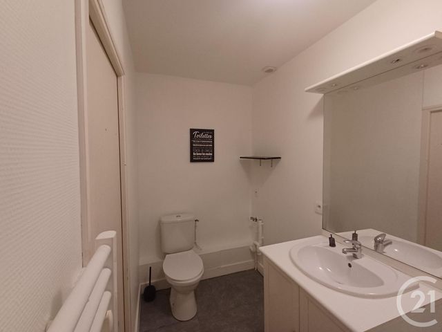 Appartement T3 à louer - 4 pièces - 78.04 m2 - CHATELLERAULT - 86 - POITOU-CHARENTES - Century 21 A.B.C.