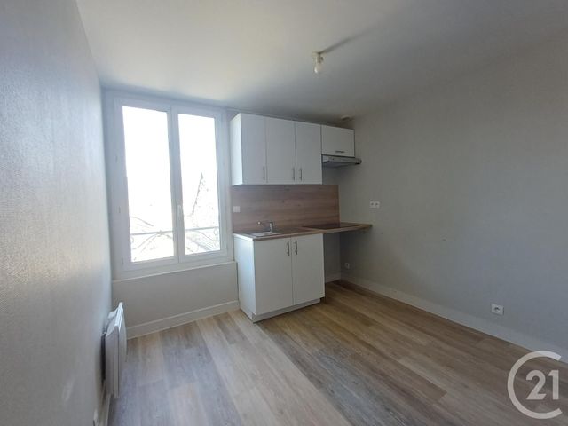 Appartement T3 à louer - 4 pièces - 78.04 m2 - CHATELLERAULT - 86 - POITOU-CHARENTES - Century 21 A.B.C.