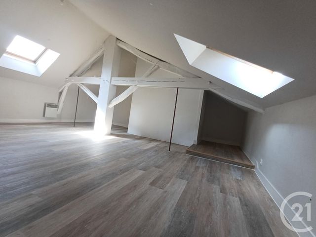 Appartement T3 à louer - 4 pièces - 78.04 m2 - CHATELLERAULT - 86 - POITOU-CHARENTES - Century 21 A.B.C.