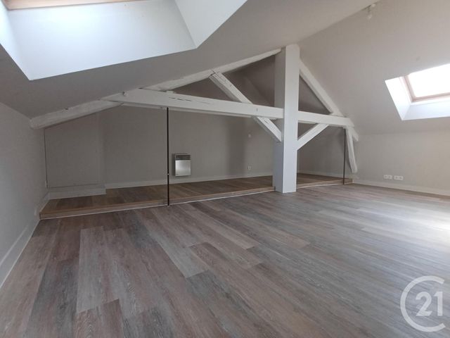Appartement T3 à louer - 4 pièces - 78.04 m2 - CHATELLERAULT - 86 - POITOU-CHARENTES - Century 21 A.B.C.
