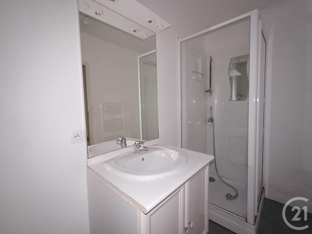 Appartement T3 à louer - 4 pièces - 78.04 m2 - CHATELLERAULT - 86 - POITOU-CHARENTES - Century 21 A.B.C.