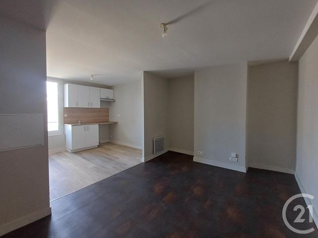 Appartement T3 à louer - 4 pièces - 78.04 m2 - CHATELLERAULT - 86 - POITOU-CHARENTES - Century 21 A.B.C.