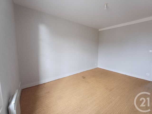 Appartement T3 à louer - 4 pièces - 78.04 m2 - CHATELLERAULT - 86 - POITOU-CHARENTES - Century 21 A.B.C.