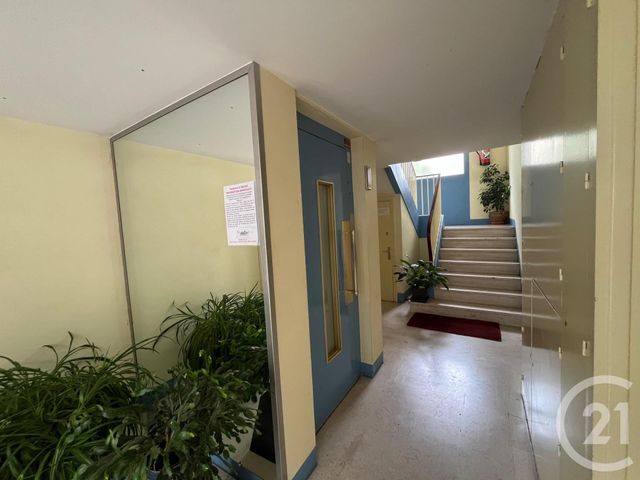 Appartement F4 à vendre - 4 pièces - 95.52 m2 - CHATELLERAULT - 86 - POITOU-CHARENTES - Century 21 A.B.C.