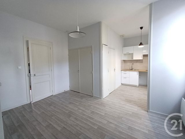 Appartement T1 à louer - 1 pièce - 31.78 m2 - CHATELLERAULT - 86 - POITOU-CHARENTES - Century 21 A.B.C.