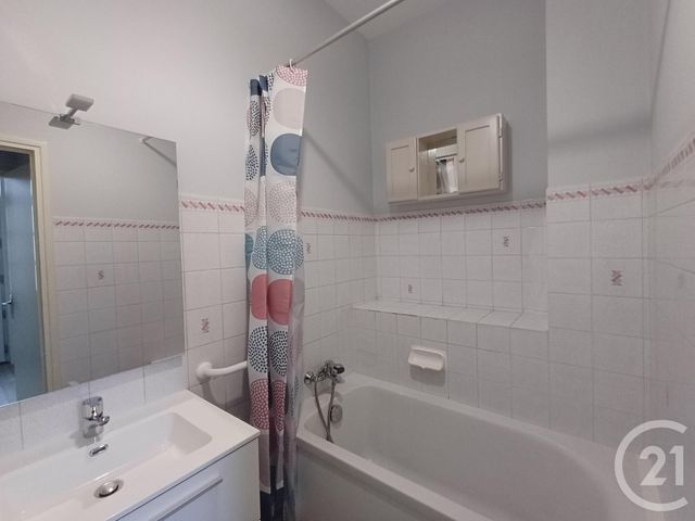 Appartement T1 à louer - 1 pièce - 31.78 m2 - CHATELLERAULT - 86 - POITOU-CHARENTES - Century 21 A.B.C.