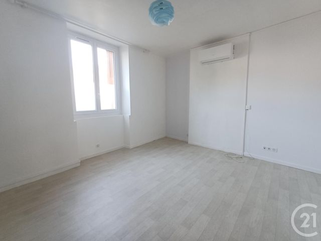 Appartement Studio à louer - 1 pièce - 28.7 m2 - CHATELLERAULT - 86 - POITOU-CHARENTES - Century 21 A.B.C.