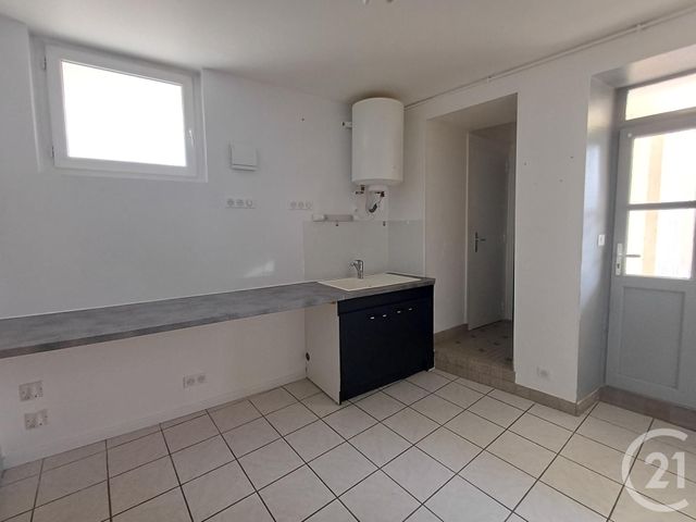 Appartement Studio à louer - 1 pièce - 28.7 m2 - CHATELLERAULT - 86 - POITOU-CHARENTES - Century 21 A.B.C.