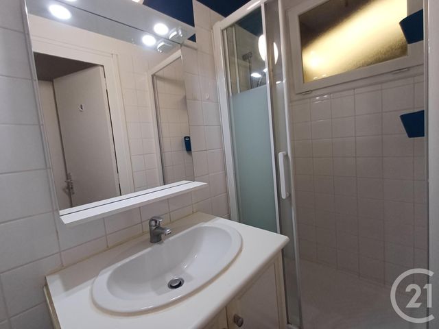 Appartement Studio à louer - 1 pièce - 28.7 m2 - CHATELLERAULT - 86 - POITOU-CHARENTES - Century 21 A.B.C.