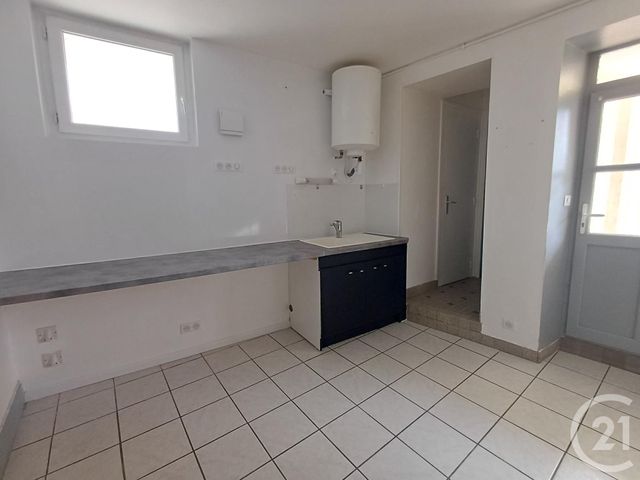 Appartement Studio à louer - 1 pièce - 28.7 m2 - CHATELLERAULT - 86 - POITOU-CHARENTES - Century 21 A.B.C.