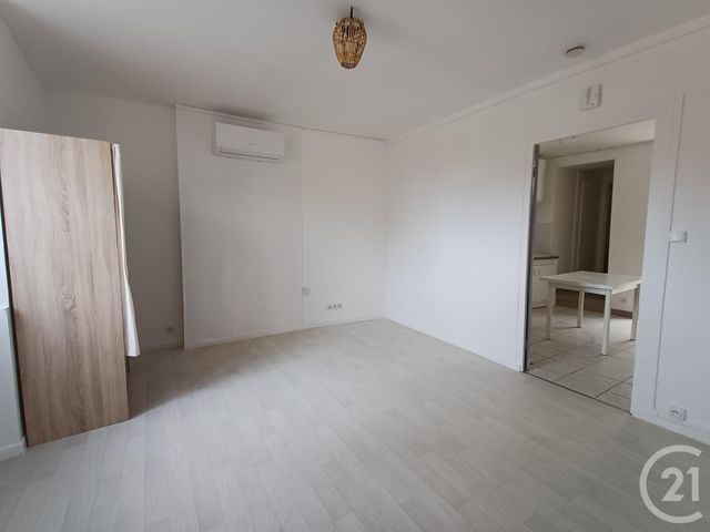 Appartement Studio à louer - 1 pièce - 28.7 m2 - CHATELLERAULT - 86 - POITOU-CHARENTES - Century 21 A.B.C.