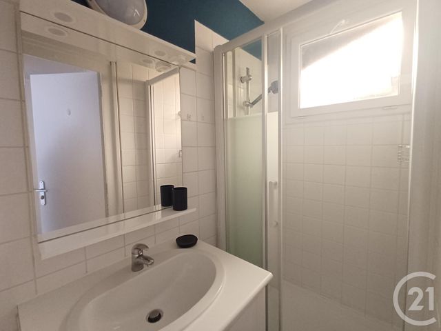 Appartement Studio à louer - 1 pièce - 28.7 m2 - CHATELLERAULT - 86 - POITOU-CHARENTES - Century 21 A.B.C.