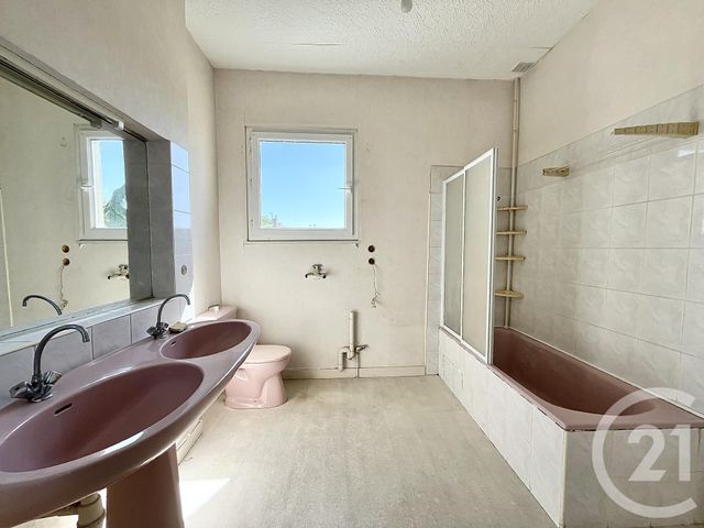 maison à vendre - 4 pièces - 131.38 m2 - CHATELLERAULT - 86 - POITOU-CHARENTES - Century 21 A.B.C.