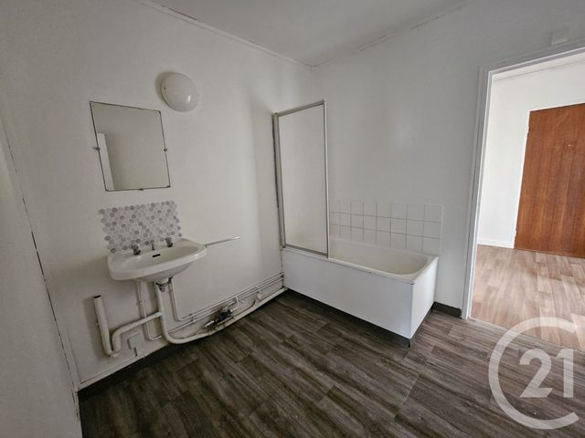 Appartement F4 à vendre - 4 pièces - 76.5 m2 - CHATELLERAULT - 86 - POITOU-CHARENTES - Century 21 A.B.C.