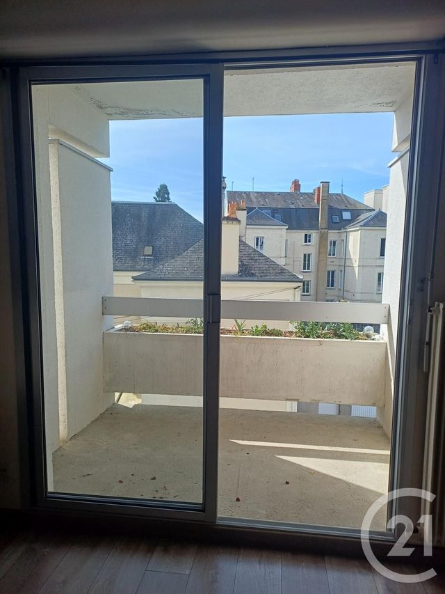 Appartement T2 à louer - 2 pièces - 50.61 m2 - CHATELLERAULT - 86 - POITOU-CHARENTES - Century 21 A.B.C.