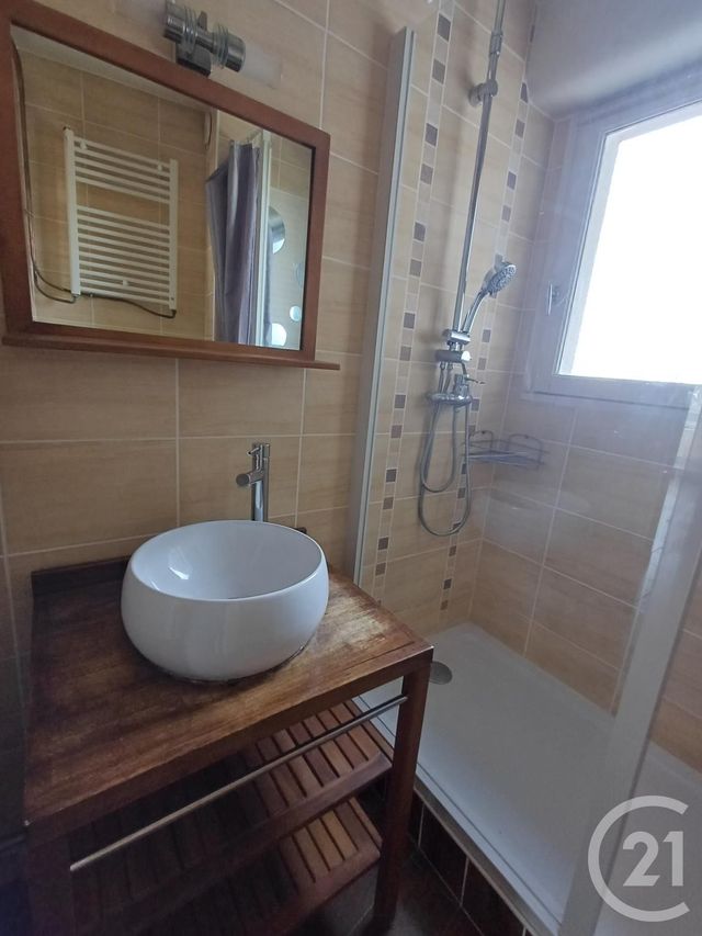 Appartement T2 à louer - 2 pièces - 50.61 m2 - CHATELLERAULT - 86 - POITOU-CHARENTES - Century 21 A.B.C.