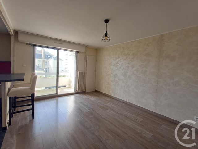 Appartement T2 à louer - 2 pièces - 50.61 m2 - CHATELLERAULT - 86 - POITOU-CHARENTES - Century 21 A.B.C.