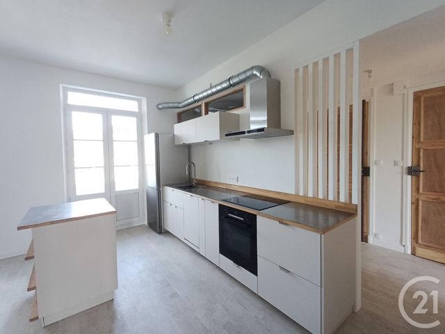 Appartement T3 à louer - 3 pièces - 66.32 m2 - CHATELLERAULT - 86 - POITOU-CHARENTES - Century 21 A.B.C.