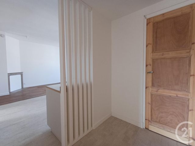 Appartement T3 à louer - 3 pièces - 66.32 m2 - CHATELLERAULT - 86 - POITOU-CHARENTES - Century 21 A.B.C.
