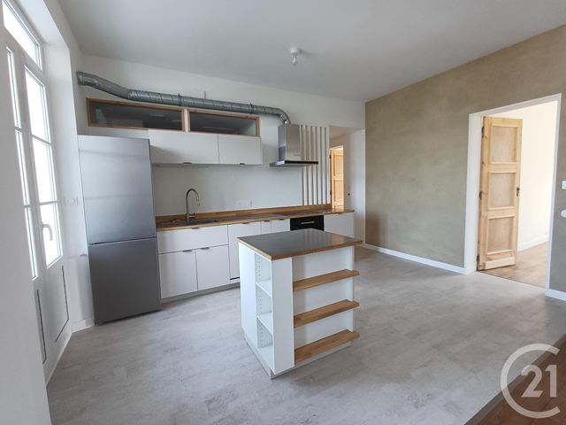 Appartement T3 à louer - 3 pièces - 66.32 m2 - CHATELLERAULT - 86 - POITOU-CHARENTES - Century 21 A.B.C.