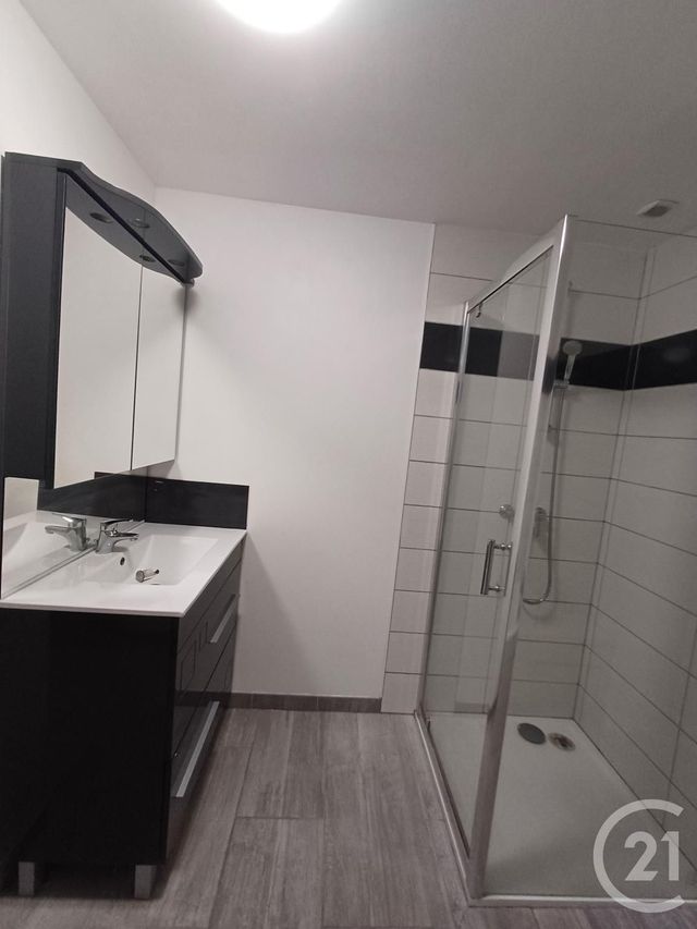 Appartement T3 à louer - 4 pièces - 86.5 m2 - THURE - 86 - POITOU-CHARENTES - Century 21 A.B.C.
