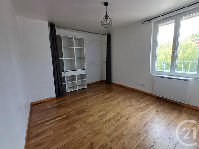Appartement T3 à louer - 4 pièces - 86.5 m2 - THURE - 86 - POITOU-CHARENTES - Century 21 A.B.C.