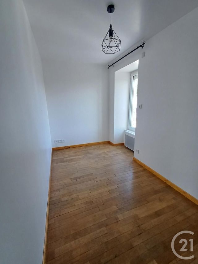 Appartement T3 à louer - 4 pièces - 86.5 m2 - THURE - 86 - POITOU-CHARENTES - Century 21 A.B.C.