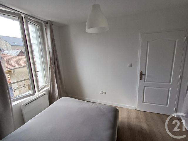 Appartement Chambre à louer - 4 pièces - 10.57 m2 - CHATELLERAULT - 86 - POITOU-CHARENTES - Century 21 A.B.C.