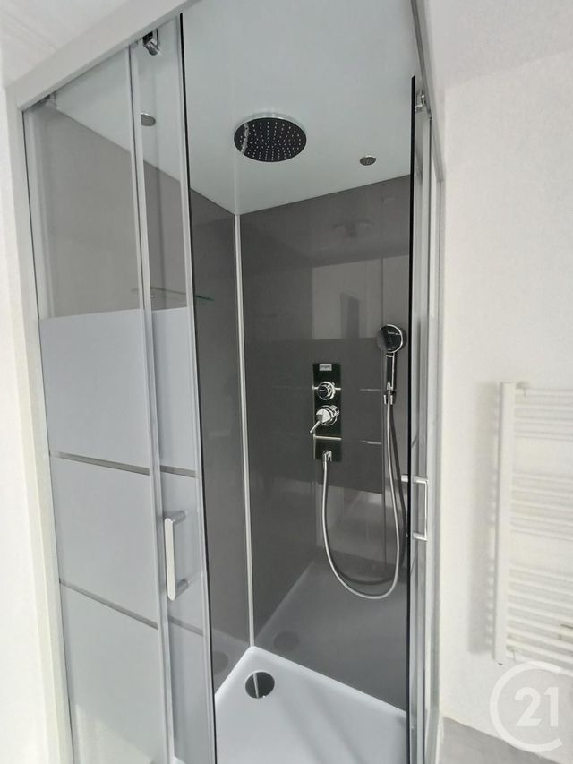 Appartement Chambre à louer - 4 pièces - 13.47 m2 - CHATELLERAULT - 86 - POITOU-CHARENTES - Century 21 A.B.C.