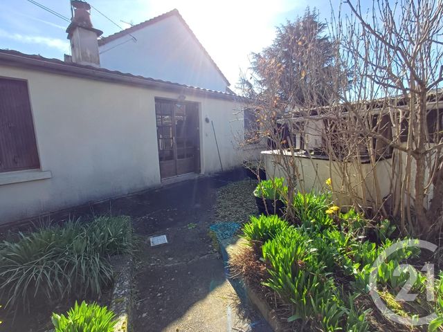 maison à louer - 3 pièces - 69.84 m2 - CHATELLERAULT - 86 - POITOU-CHARENTES - Century 21 A.B.C.