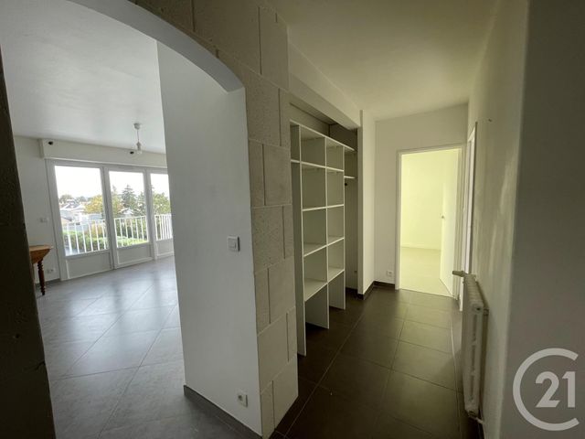 Appartement F3 à louer - 3 pièces - 72.0 m2 - CHATELLERAULT - 86 - POITOU-CHARENTES - Century 21 A.B.C.