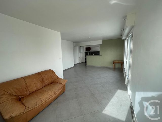 Appartement F3 à louer - 3 pièces - 72.0 m2 - CHATELLERAULT - 86 - POITOU-CHARENTES - Century 21 A.B.C.