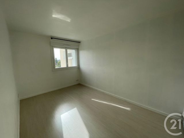Appartement F3 à louer - 3 pièces - 72.0 m2 - CHATELLERAULT - 86 - POITOU-CHARENTES - Century 21 A.B.C.
