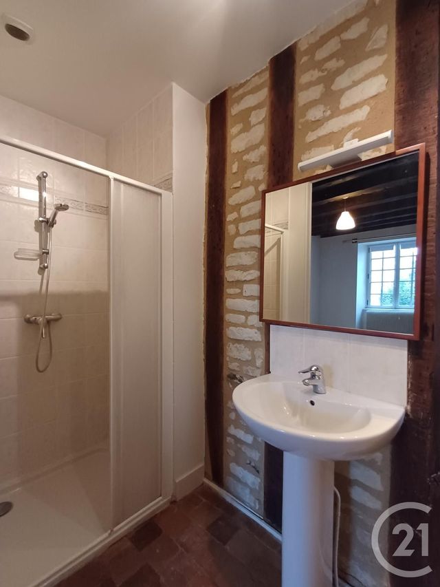 maison à louer - 5 pièces - 119.66 m2 - CHATELLERAULT - 86 - POITOU-CHARENTES - Century 21 A.B.C.