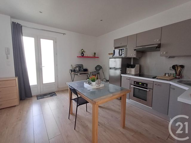 Appartement T1 à louer - 1 pièce - 30.49 m2 - CHATELLERAULT - 86 - POITOU-CHARENTES - Century 21 A.B.C.