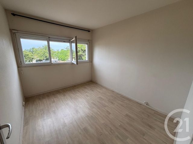 Appartement T3 à vendre - 3 pièces - 58.74 m2 - CHATELLERAULT - 86 - POITOU-CHARENTES - Century 21 A.B.C.