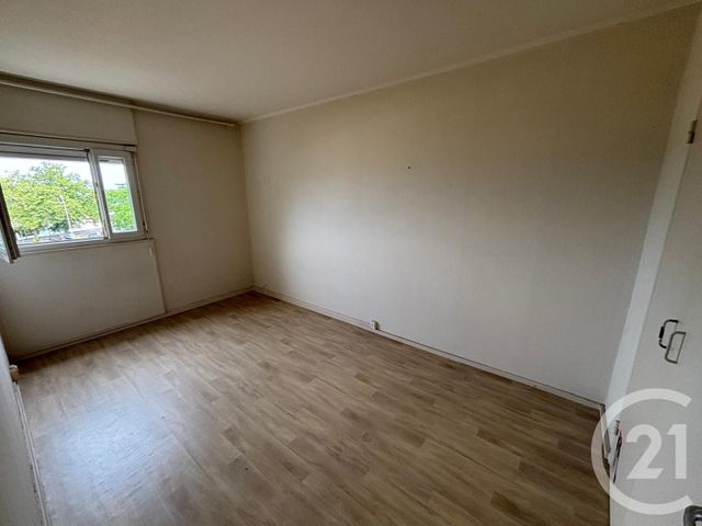Appartement T3 à vendre - 3 pièces - 58.74 m2 - CHATELLERAULT - 86 - POITOU-CHARENTES - Century 21 A.B.C.