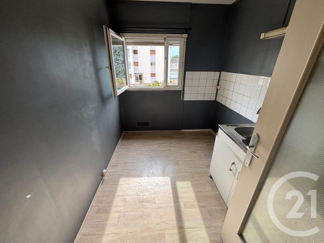 Appartement T3 à vendre - 3 pièces - 58.74 m2 - CHATELLERAULT - 86 - POITOU-CHARENTES - Century 21 A.B.C.