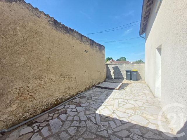maison à louer - 4 pièces - 95.1 m2 - SENILLE ST SAUVEUR - 86 - POITOU-CHARENTES - Century 21 A.B.C.