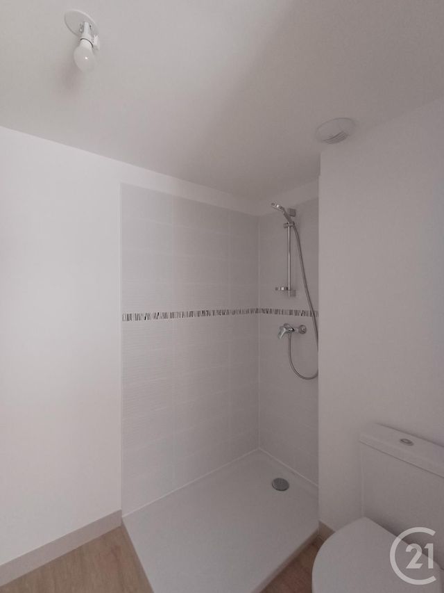 Appartement T2 à louer - 2 pièces - 48.57 m2 - CHATELLERAULT - 86 - POITOU-CHARENTES - Century 21 A.B.C.