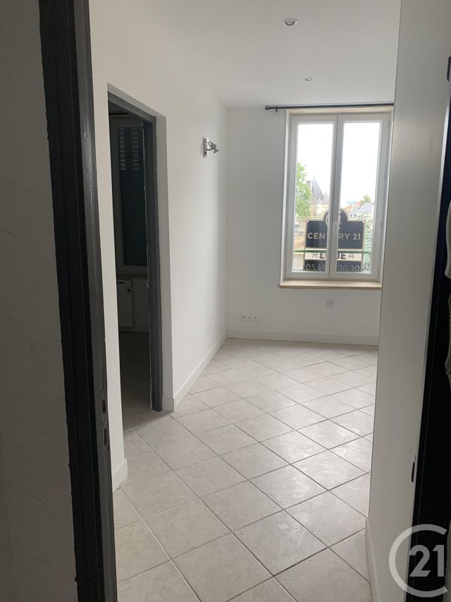 Appartement F2 à louer - 2 pièces - 33.05 m2 - CHATELLERAULT - 86 - POITOU-CHARENTES - Century 21 A.B.C.