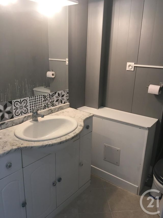 Appartement F2 à louer - 2 pièces - 33.05 m2 - CHATELLERAULT - 86 - POITOU-CHARENTES - Century 21 A.B.C.