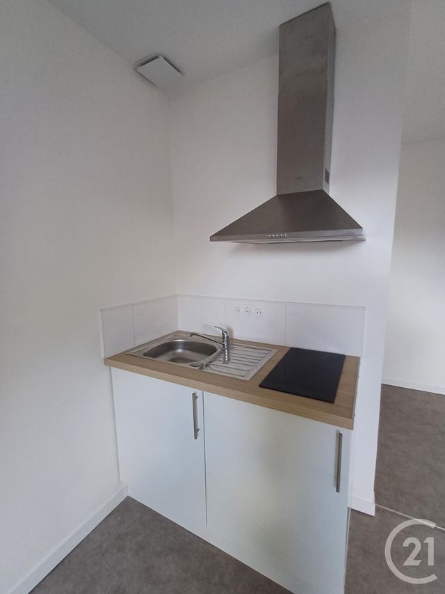 Appartement Studio à louer - 1 pièce - 23.36 m2 - CHATELLERAULT - 86 - POITOU-CHARENTES - Century 21 A.B.C.