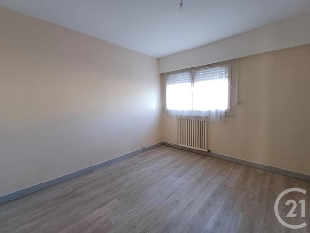 Appartement T4 à louer - 4 pièces - 96.41 m2 - CHATELLERAULT - 86 - POITOU-CHARENTES - Century 21 A.B.C.