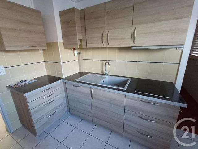 Appartement T4 à louer - 4 pièces - 96.41 m2 - CHATELLERAULT - 86 - POITOU-CHARENTES - Century 21 A.B.C.