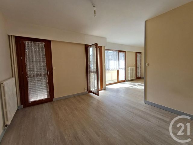 Appartement T4 à louer - 4 pièces - 96.41 m2 - CHATELLERAULT - 86 - POITOU-CHARENTES - Century 21 A.B.C.