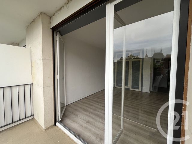 Appartement F3 à vendre - 3 pièces - 54.85 m2 - CHATELLERAULT - 86 - POITOU-CHARENTES - Century 21 A.B.C.