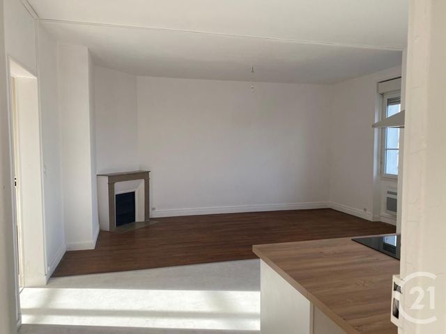 Appartement T3 à louer - 3 pièces - 70.1 m2 - CHATELLERAULT - 86 - POITOU-CHARENTES - Century 21 A.B.C.