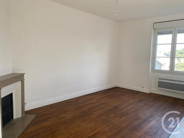 Appartement T3 à louer - 3 pièces - 70.1 m2 - CHATELLERAULT - 86 - POITOU-CHARENTES - Century 21 A.B.C.
